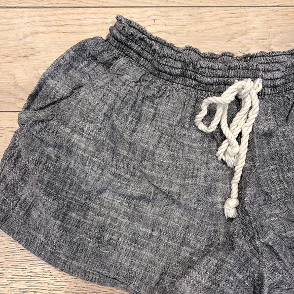 Mossimo Linen Cuffed Shorts with 3 Pockets and Rope Drawstring - Picture 2 of 3